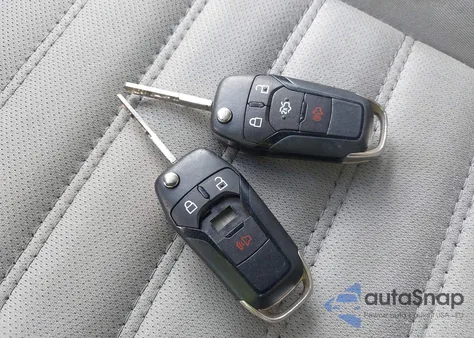 2013 Ford Fusion S z USA, uszkodzony, nr VIN 3FA6P0G71DR164958